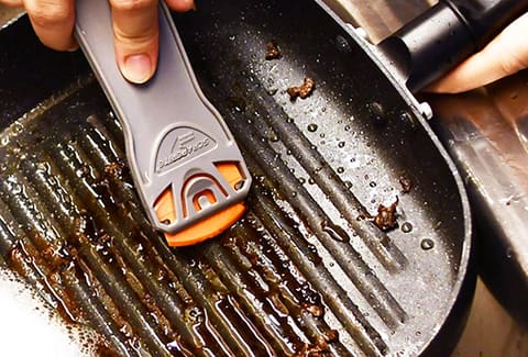 Scraperite Scraping Griddle Pan With Scraperite Tool